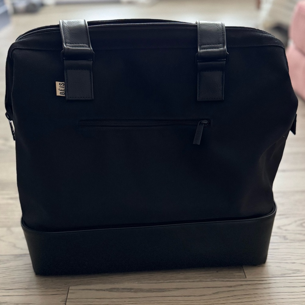 Beis Weekender in Black